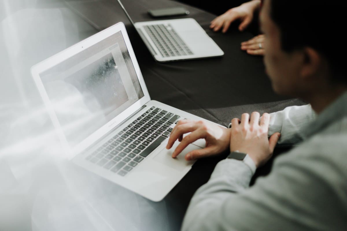 priscilla-du-preez-OEdkPaxYMXU-unsplash Message Queuing on Heroku